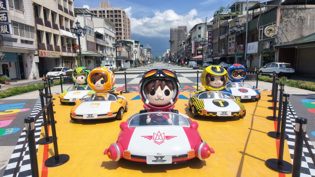 五車隊公仔正面特寫日出大道